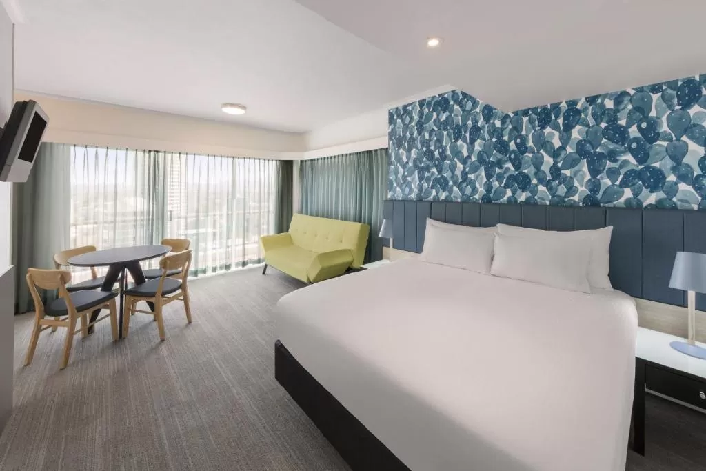 http://greatpacifictravels.com.au/hotel/images/hotel_img/11620460661Vibe Hotel Gold Coast-Room